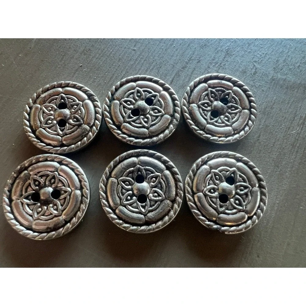 Vintage Metal Floral Buttons 0.75